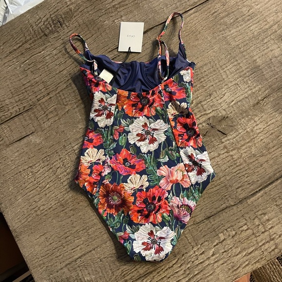 Onia Chelsea One Piece Swimsuit. - Picture 6 of 6